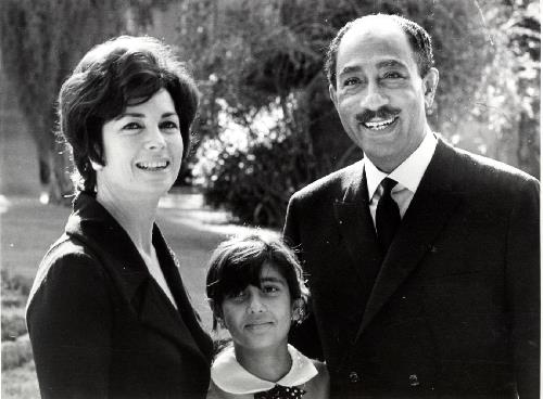 نتيجة بحث الصور عن صور السادات في حياته